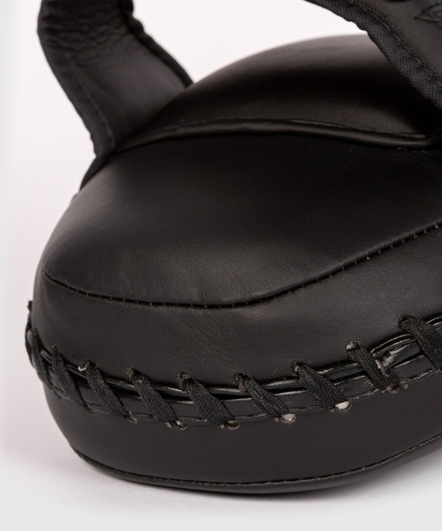 venum kick boxing gear 2.0 micro fiber small paws - blackwhite