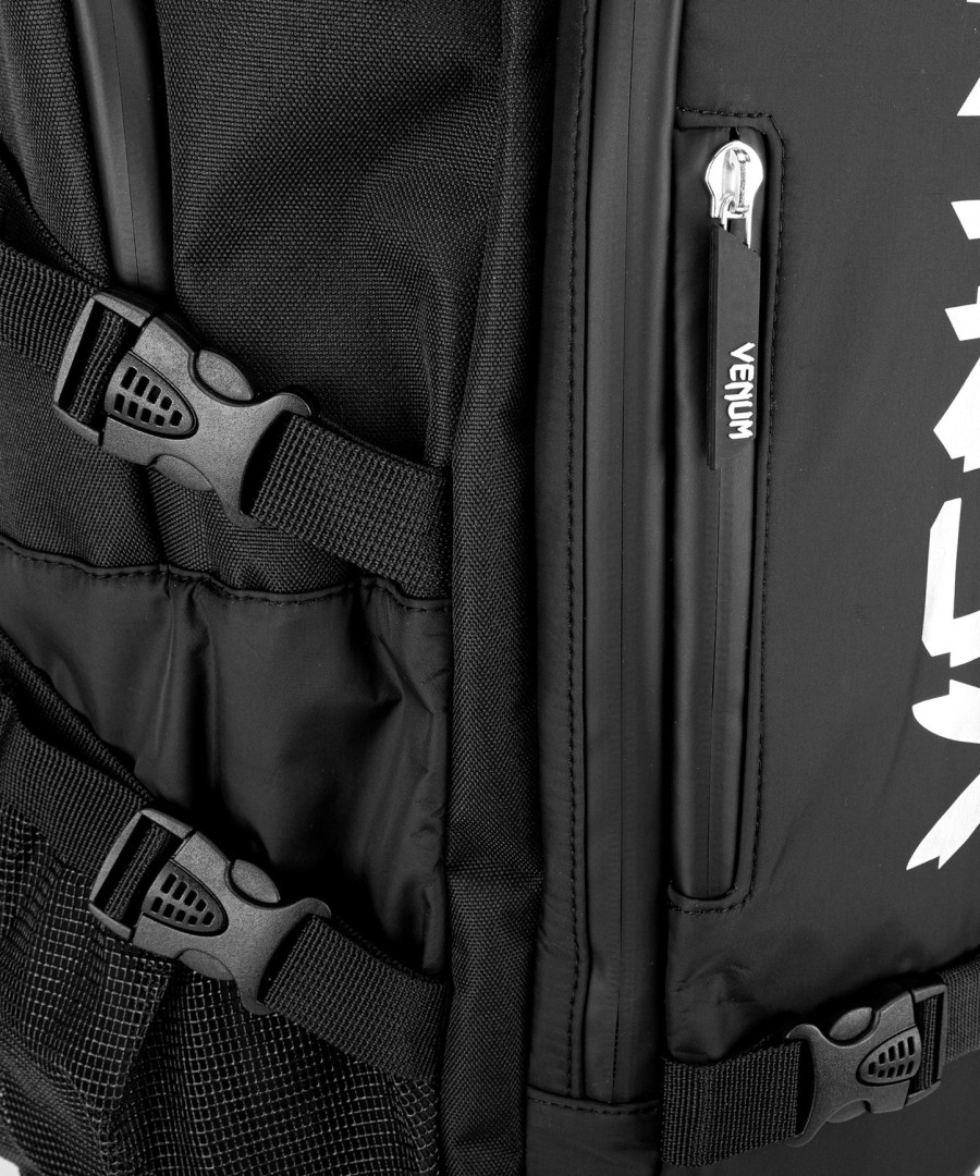 venum challenger xtrem evo backpack - blackwhite
