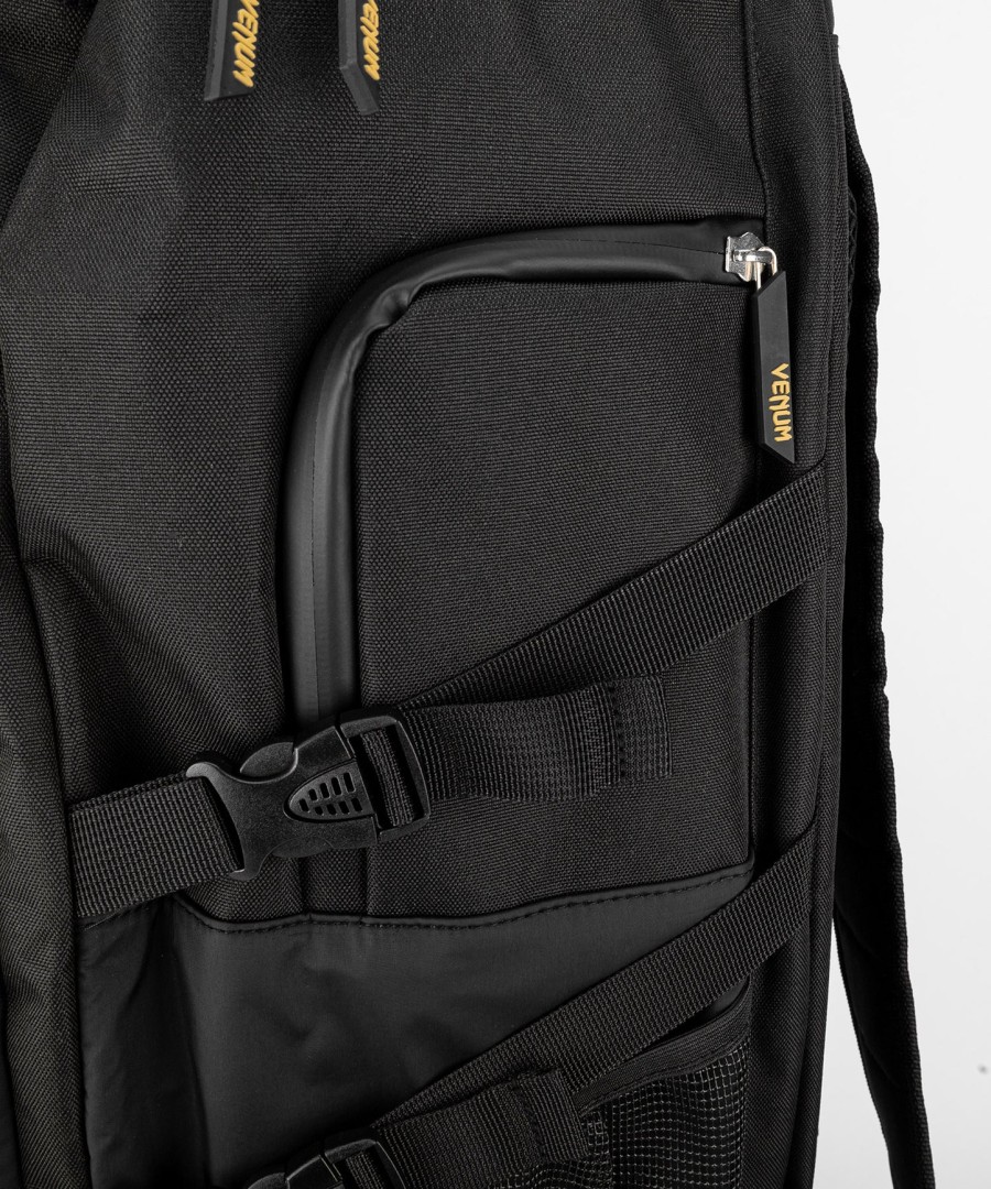 venum challenger xtrem evo backpack - blackgold