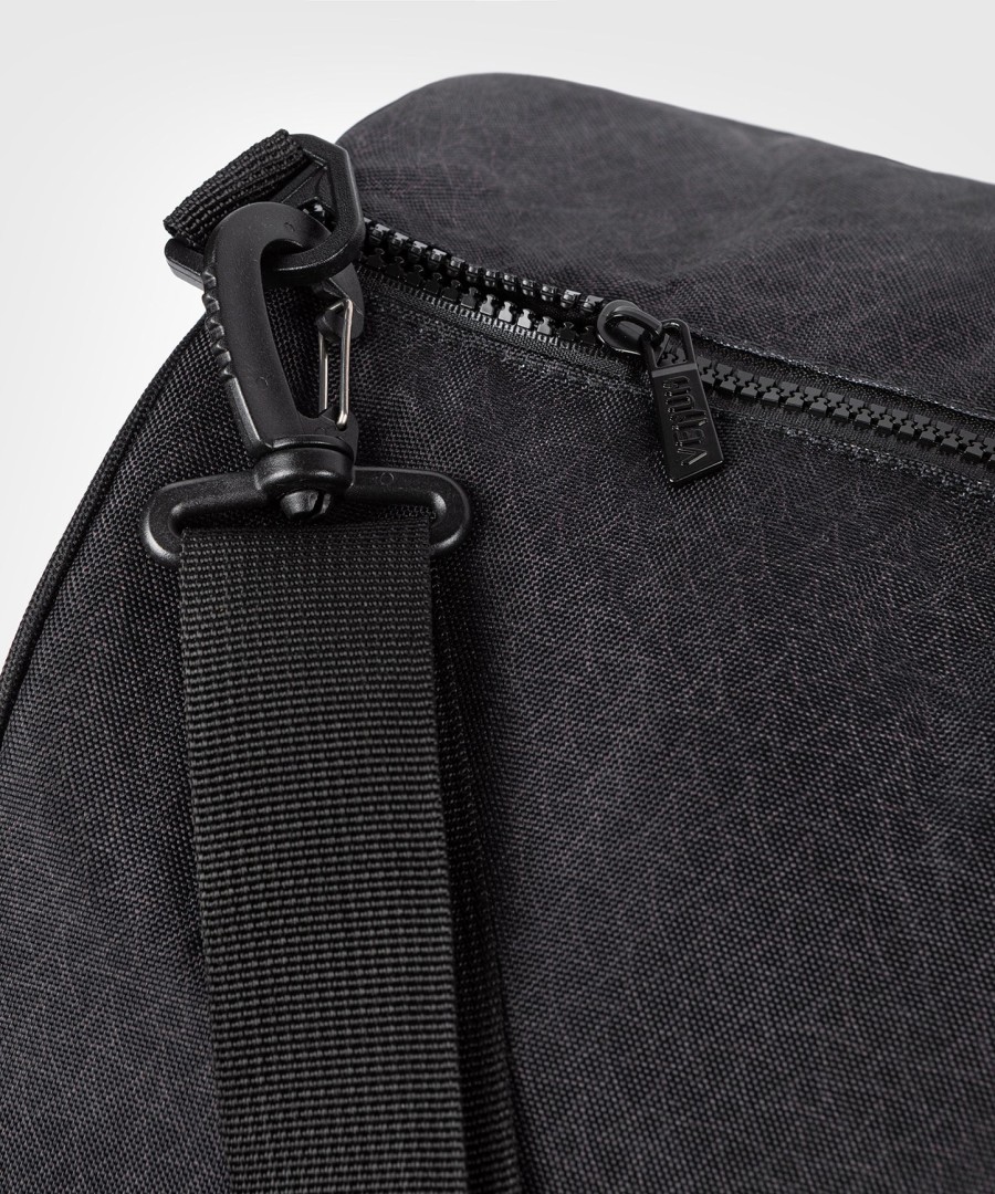 venum x dodge banshee sports bag - black