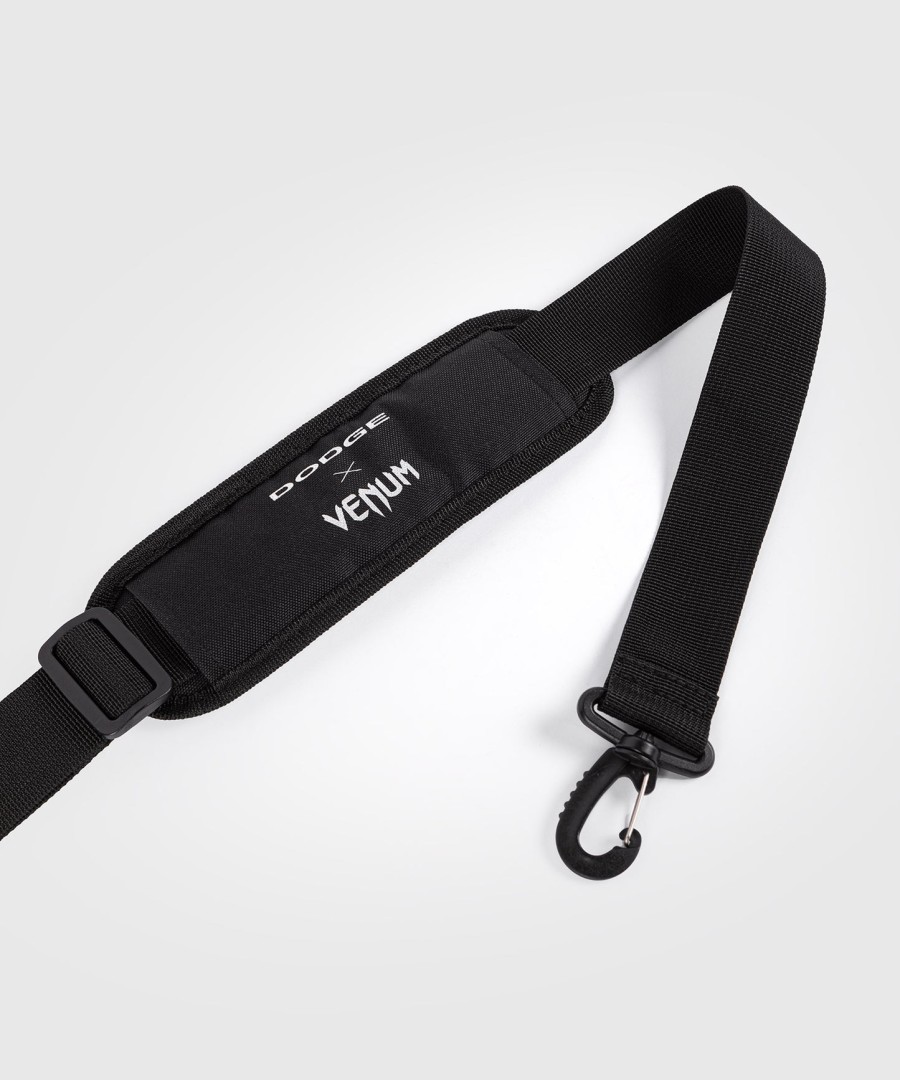 venum x dodge banshee sports bag - black