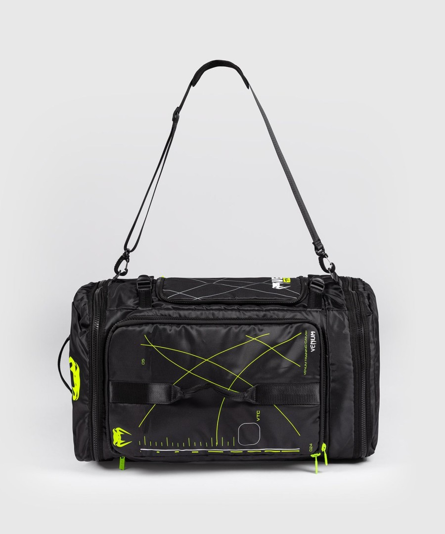 venum training camp 4.0 sports bag - blackneon green