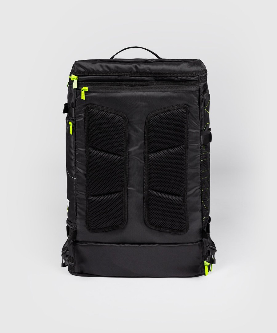 venum training camp 4.0 sports bag - blackneon green