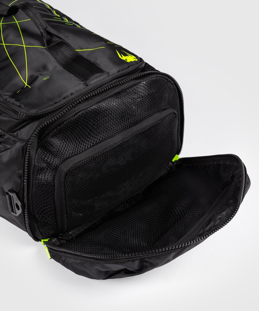 venum training camp 4.0 sports bag - blackneon green