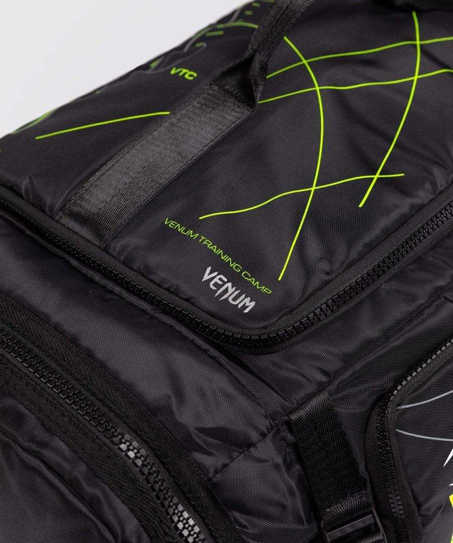 venum training camp 4.0 sports bag - blackneon green