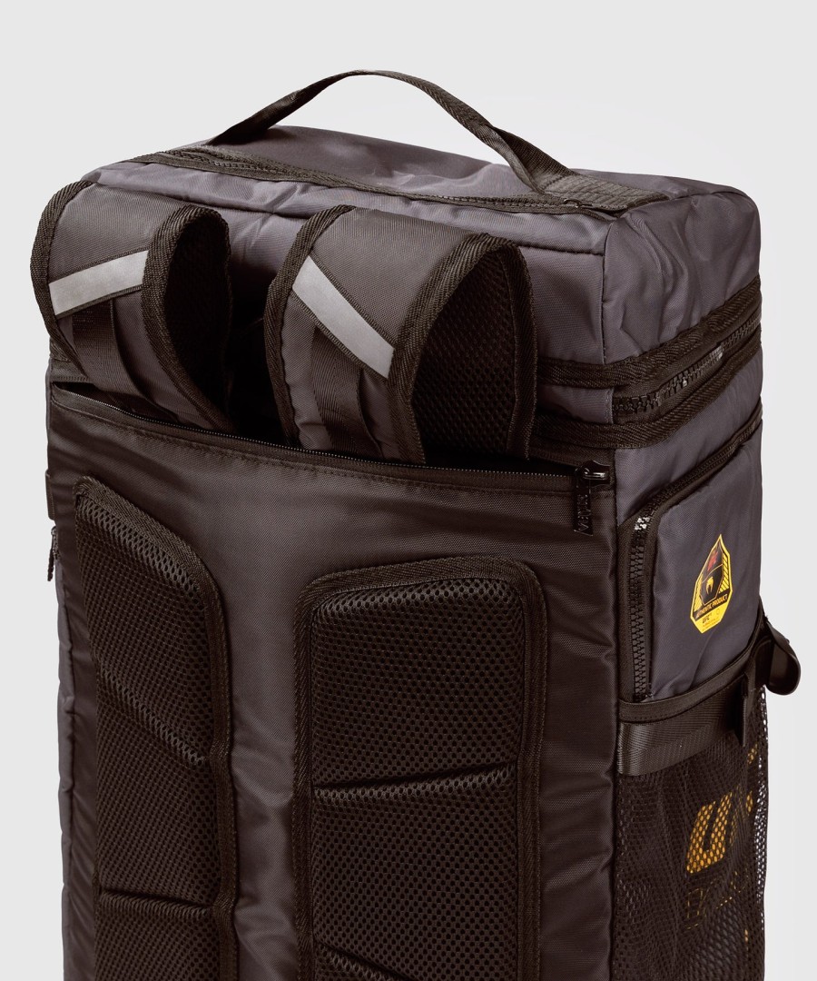 ufc fusion by venum fight week duffle bag - earthen brown