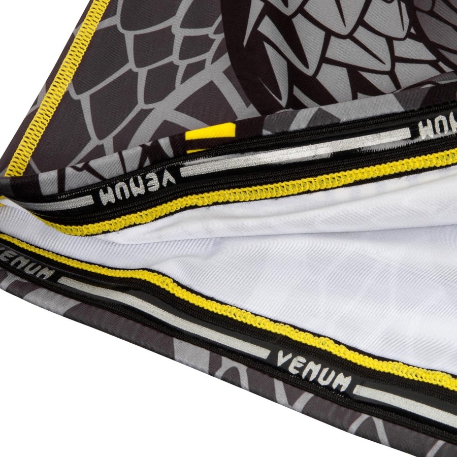 venum snaker rashguard - short sleeves - blackyellow