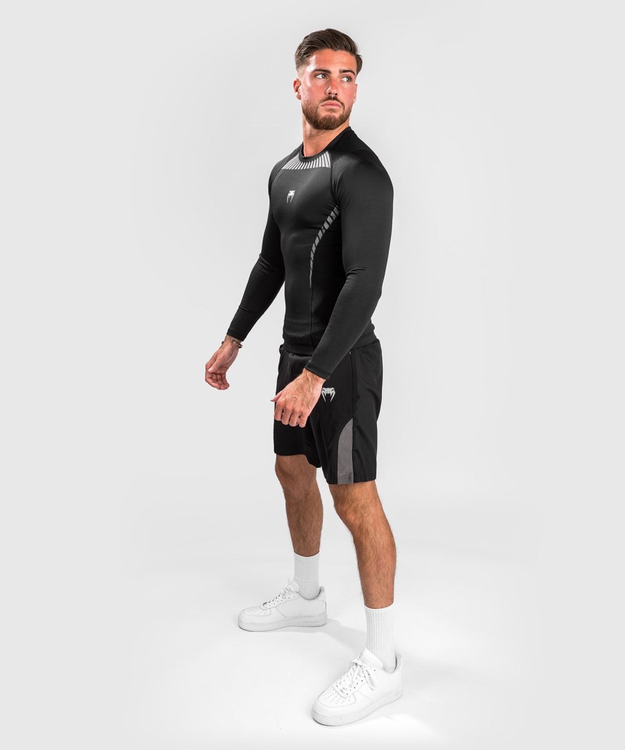 venum jaws 2.0 long sleeves rashguard