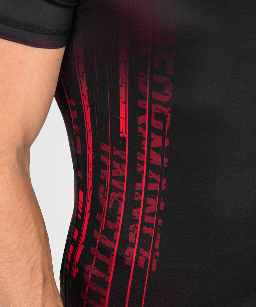 ufc venum performance institute 2.0 men short-sleeve rashguard - blackred