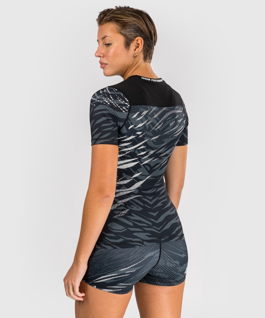 ufc fusion by venum authentic fight night women performance short sleeve rashguard - black