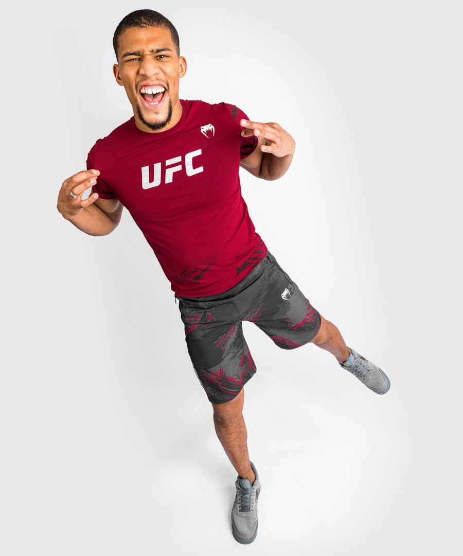ufc venum authentic fight week men 2.0 short sleeve t-shirt - red