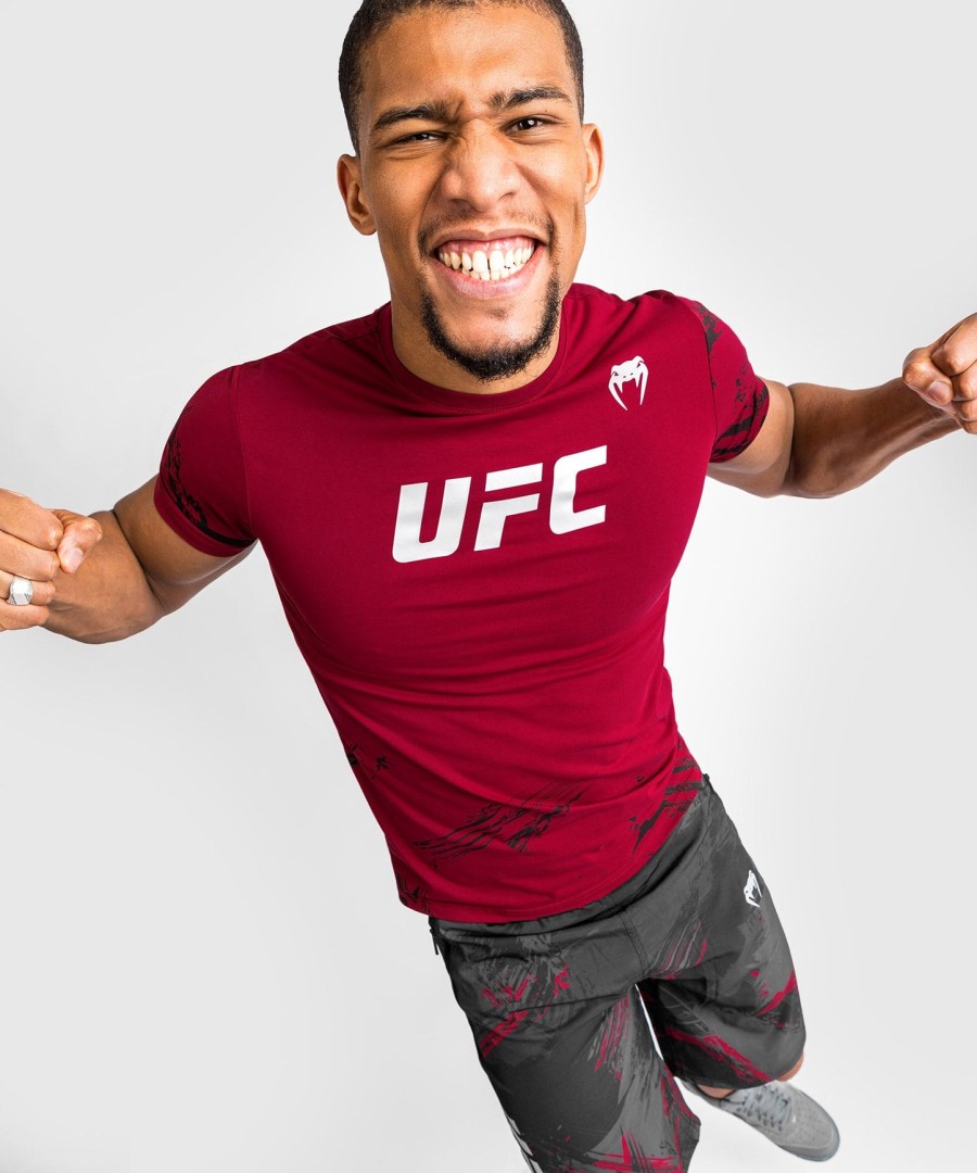 ufc venum authentic fight week men 2.0 short sleeve t-shirt - red