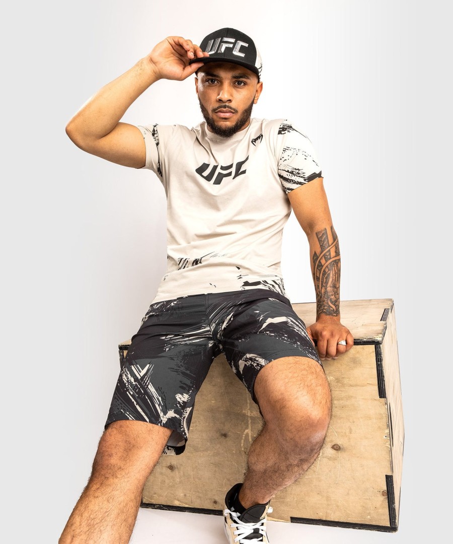 ufc venum authentic fight week men 2.0 short sleeve t-shirt - sand