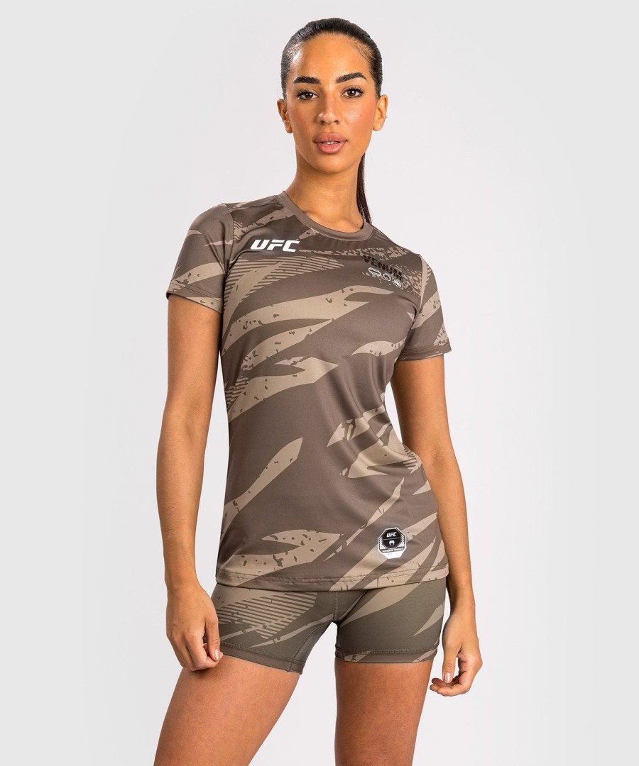 ufc adrenaline by venum fight week women dry-tech t-shirt - desert camo