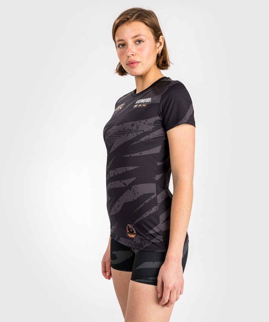 ufc adrenaline by venum fight week women dry-tech t-shirt - urban camo
