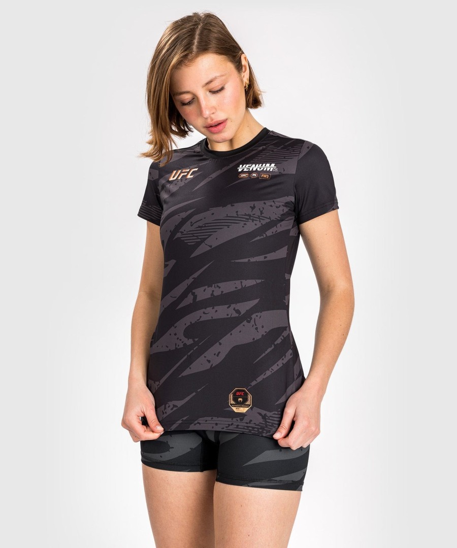 ufc adrenaline by venum fight week women dry-tech t-shirt - urban camo