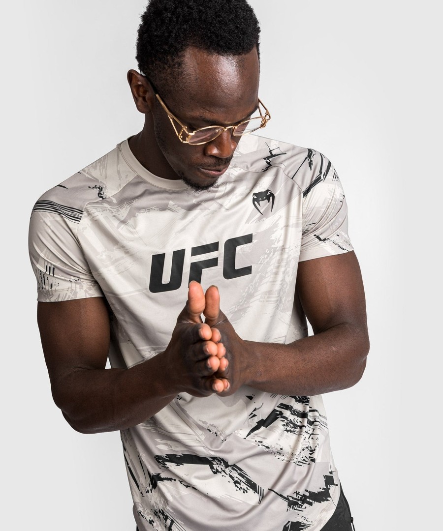 ufc venum authentic fight week 2.0 men dry tech t-shirt - sand