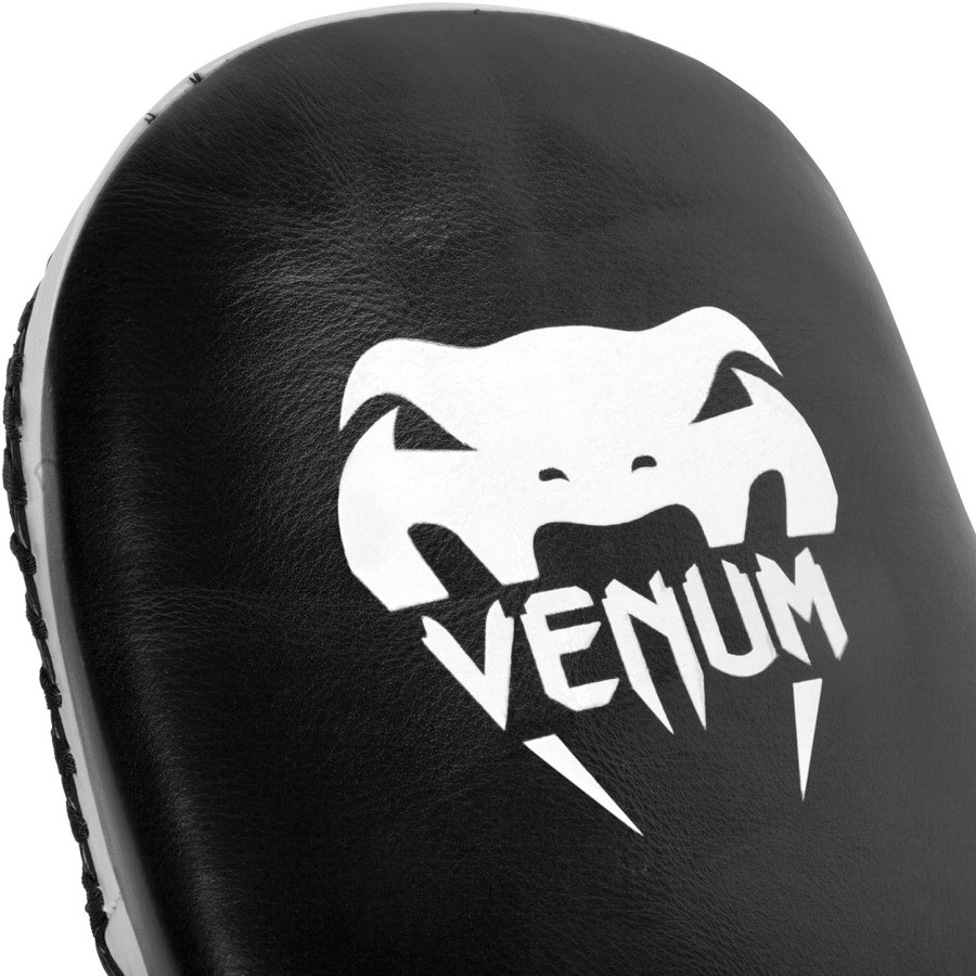 venum kick pads leather-blackwhite