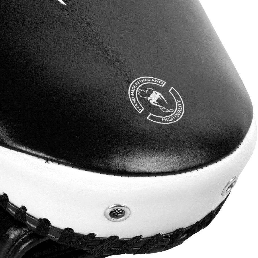 venum kick pads leather-blackwhite