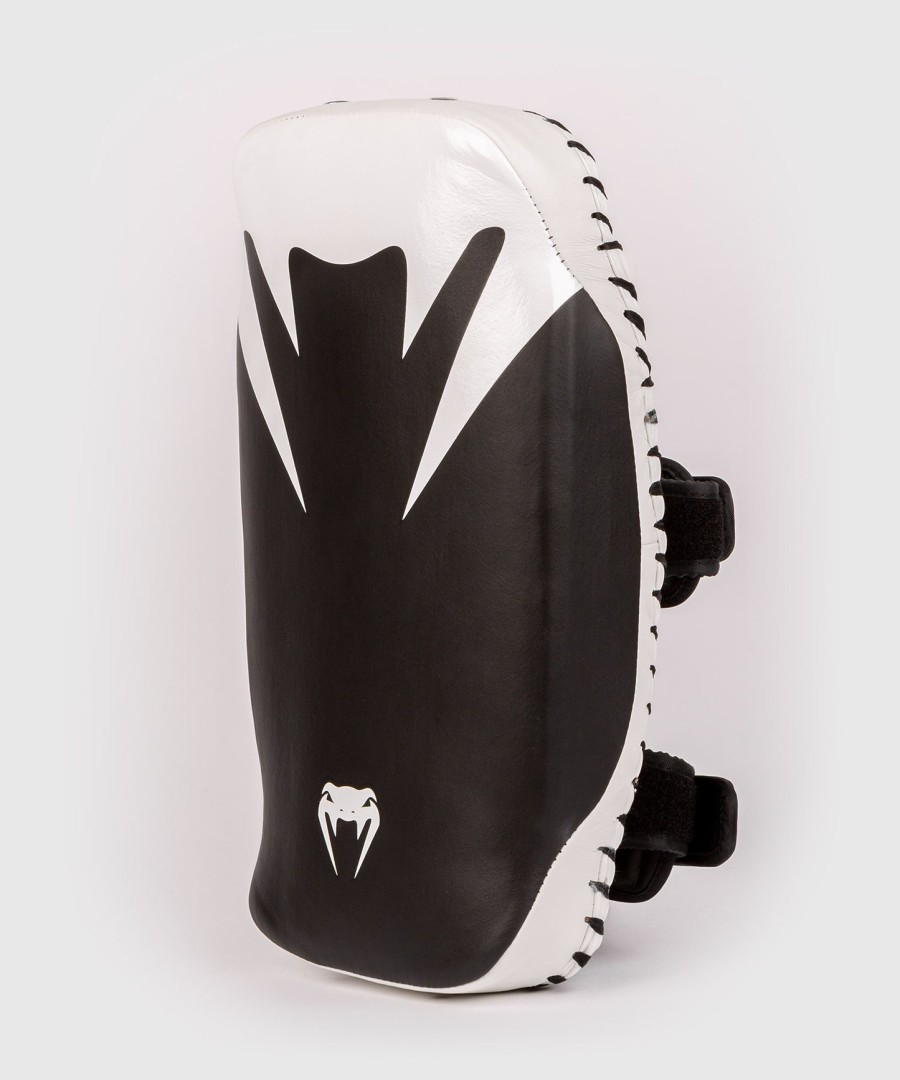 venum absolute kick pads pair - blackwhite