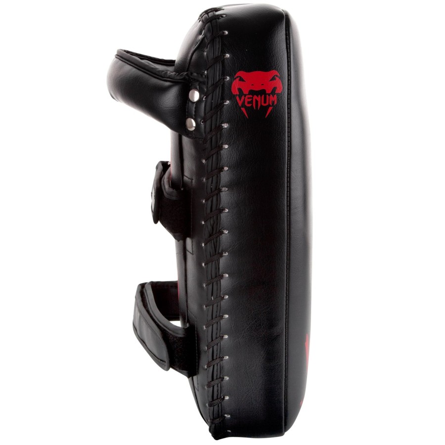 venum giant kick pads - blackred pair