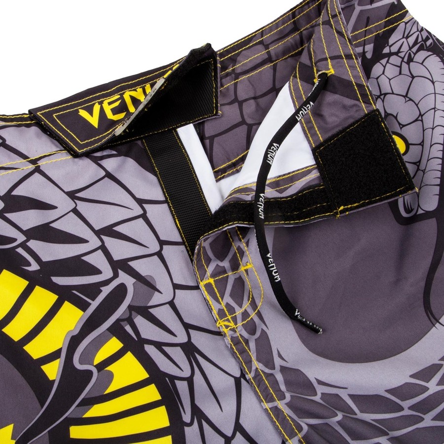 venum snaker fightshorts - blackyellow
