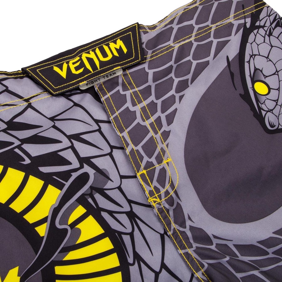 venum snaker fightshorts - blackyellow