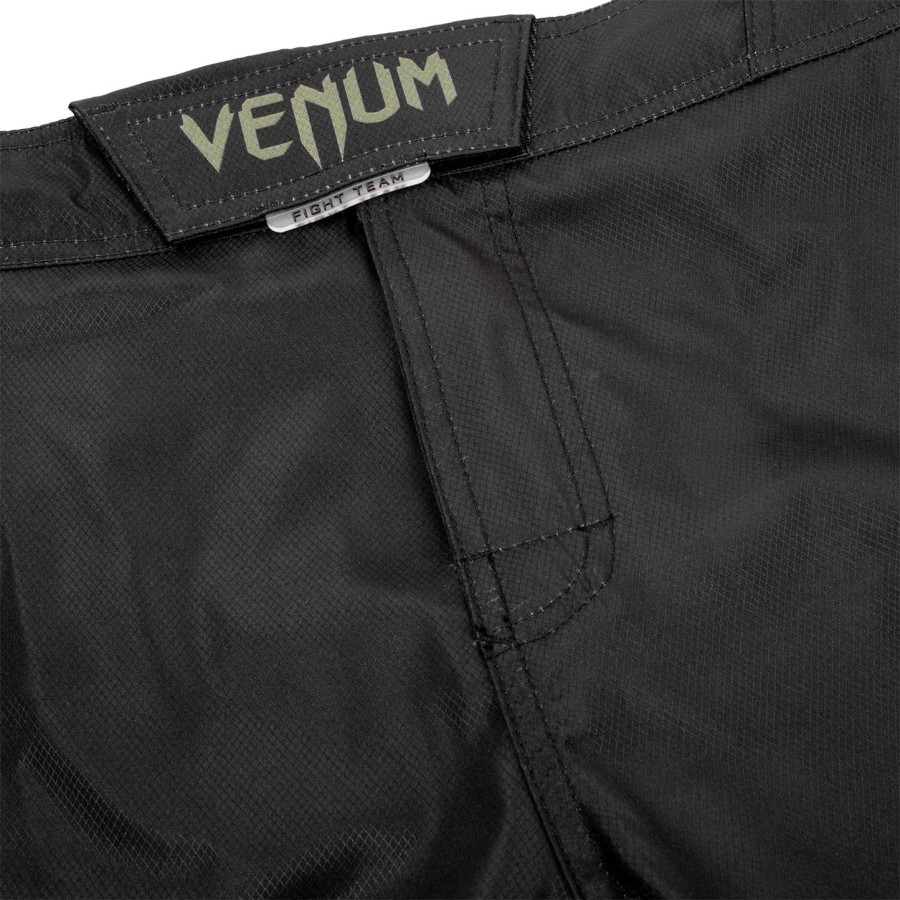 venum signature fightshorts - blackkhaki - exclusive