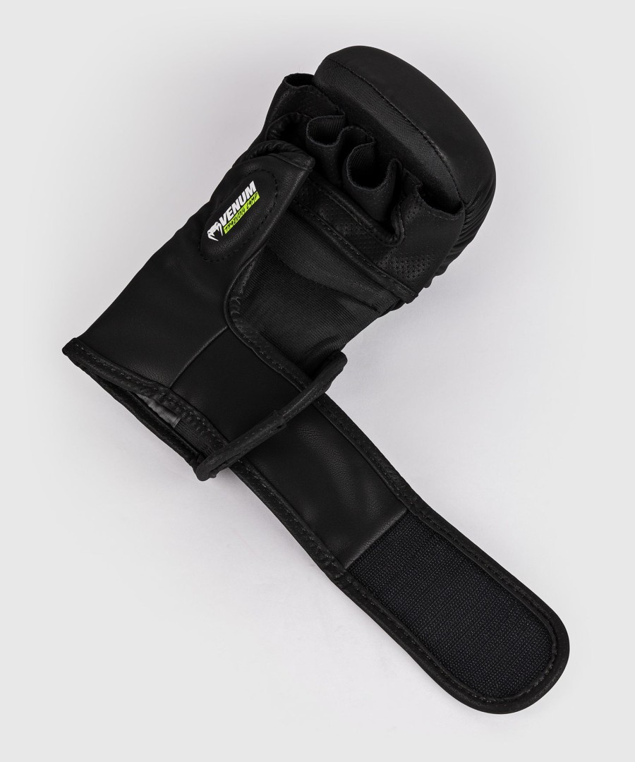 venum training camp 4.0 sparring gloves - blackneo green