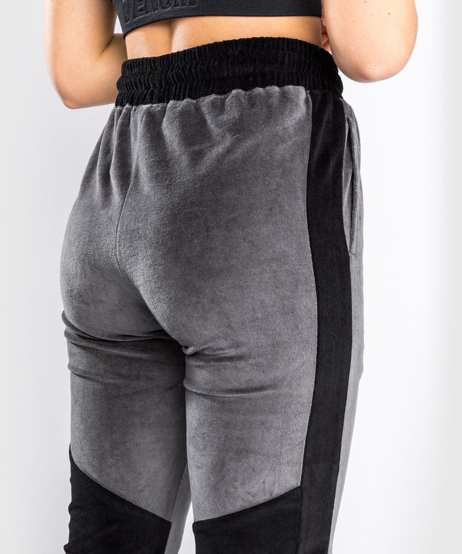 venum camoline 2.0 velvet joggers - for women - greyblack