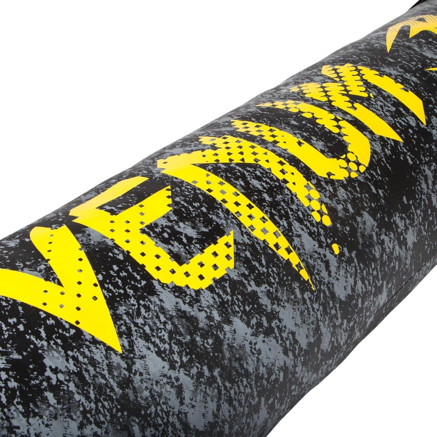 venum tramo punching bag - filled - blackyellow
