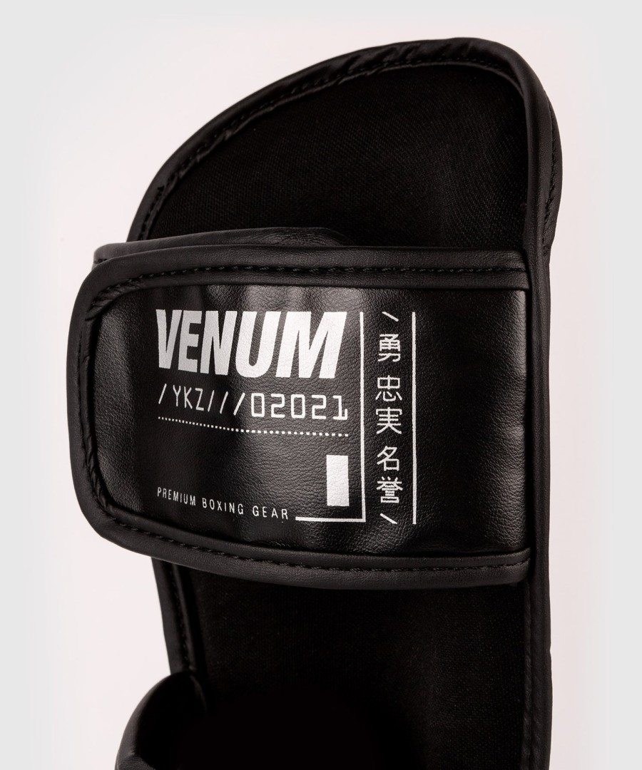 venum ykz21 shin guards - for kids - blackwhite